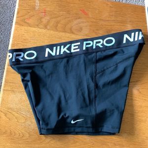 Nike Pro women’s extra-large like new Tight